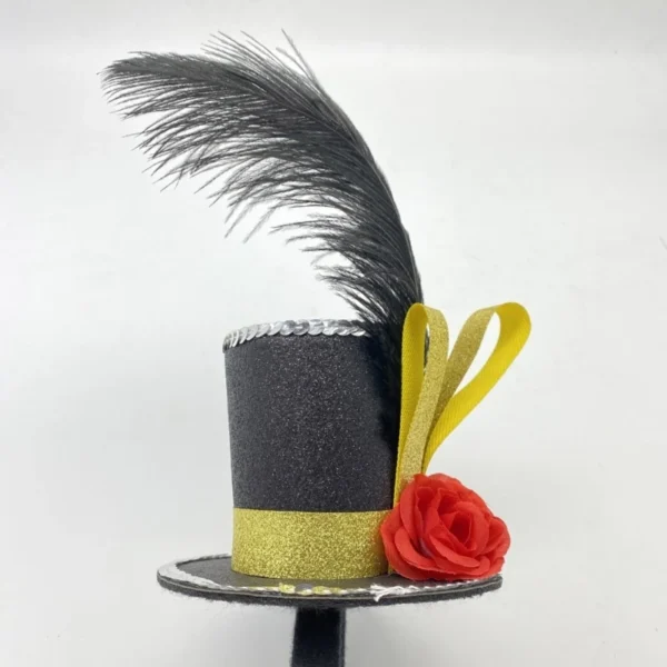 chapeau sur bandeau cheveux