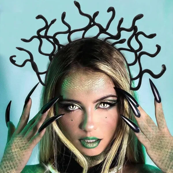 Serre Tête Medusa en situation de cosplay