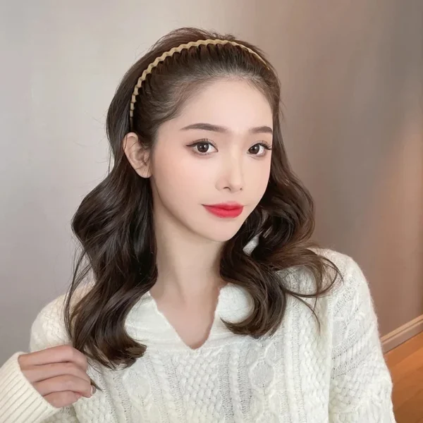 elegant serre tete cheveux court